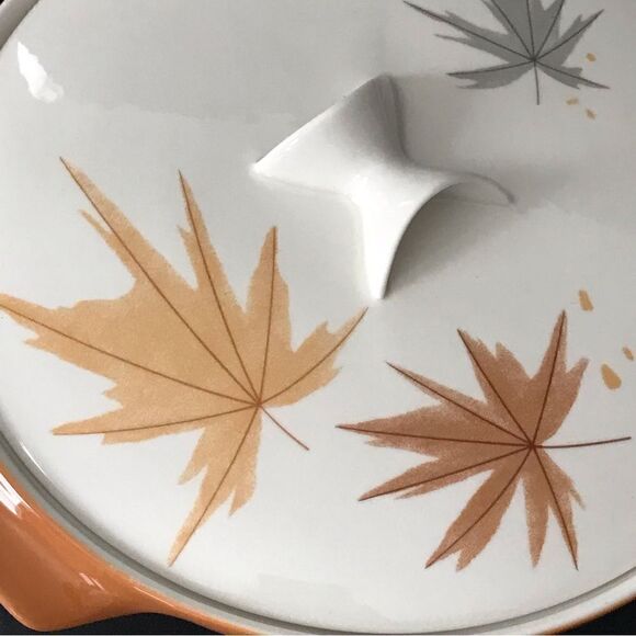 Harvest Time by Iroquois 1.75 Qt Round Covered Casserole Informal True China - Picture 11 of 16